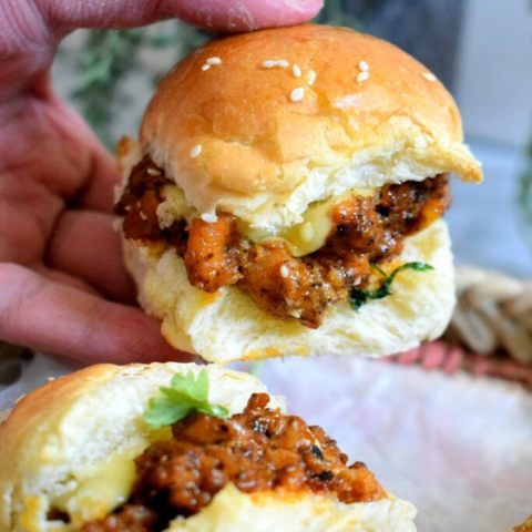 Schezwan Chicken Sliders